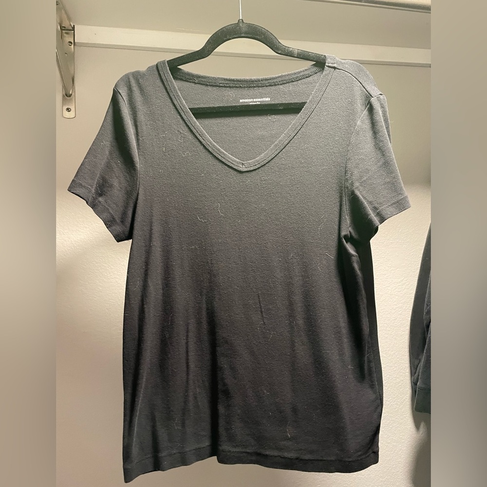 XL black womens v neck tshirt